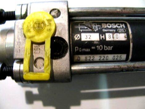 Verin pneumatique double éffet  - long x 800-900 x diam 32  x  force 10bar – Image 2